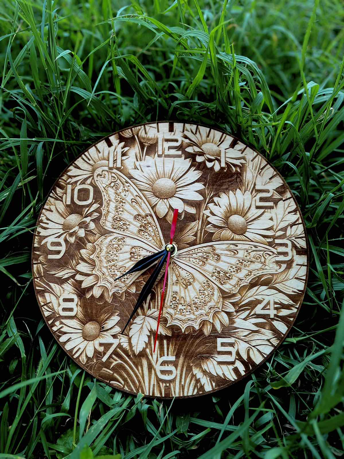 Гравиран Стенен Часовник #003