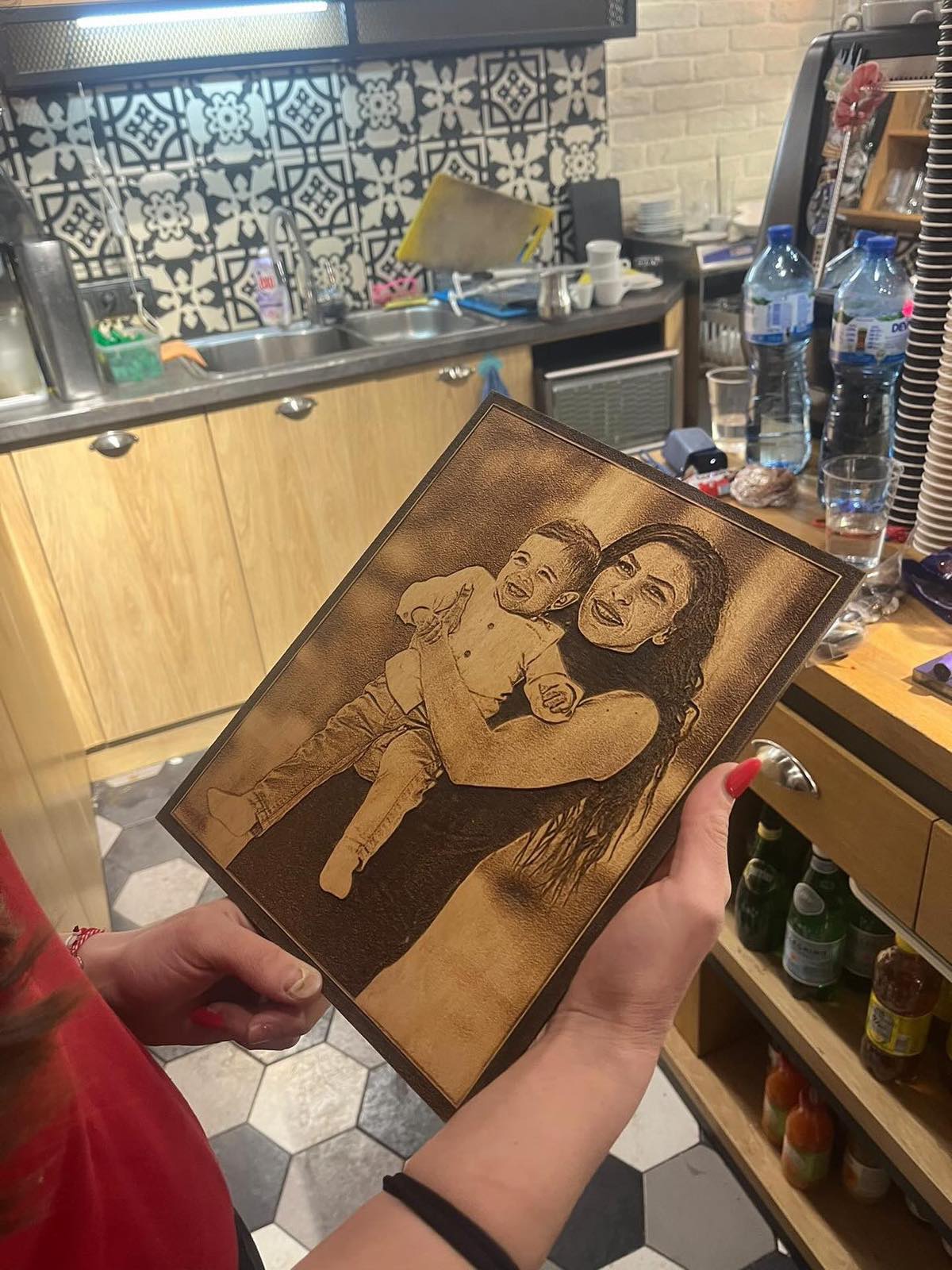 Гравирана Снимка върху Дърво – Персонализиран Подарък